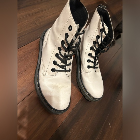 DOC MARTINS - Picture 4 of 6